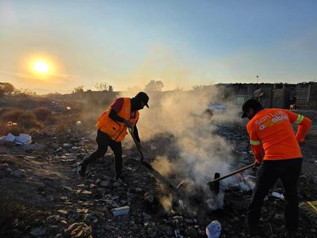 Atienden quema de basura en la colonia Los Vergeles