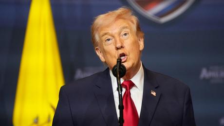 La burla al Español que los invitados latinos aplaudieron.