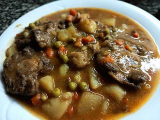 Guiso de rabo de toro con patatas Guiso de rabo de toro con patatas