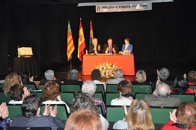 Ana Pomares y Amelia Pomares en el Día del Libro 2012: Homenaje a los autores en Pilar de la Horadada