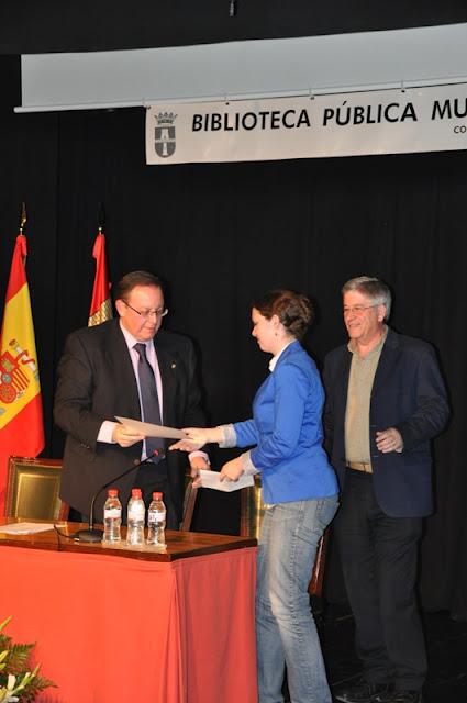 Ana Pomares y Amelia Pomares en el Día del Libro 2012: Homenaje a los autores en Pilar de la Horadada