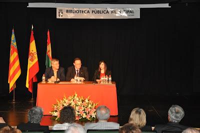 Ana Pomares y Amelia Pomares en el Día del Libro 2012: Homenaje a los autores en Pilar de la Horadada