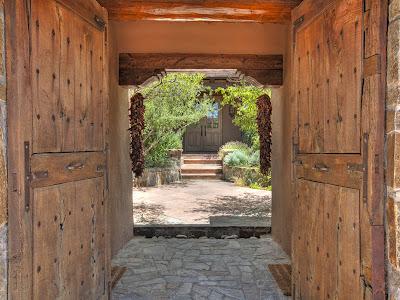 Entradas y Accesos Rusticos II