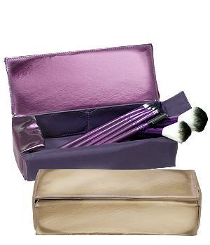 estuche_brochas-charol ¿Vamos pensando en los regalos para mamá?