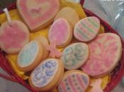 Cesta Pascua. Huevos, corazones detalles para ventana. Todo galletas