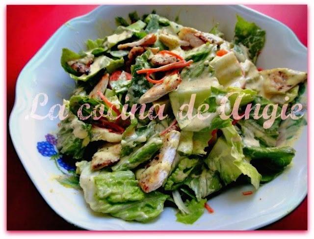 ENSALADA DE POLLO AL CURRY