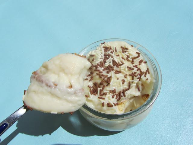 Vasitos de chocolate y galletas