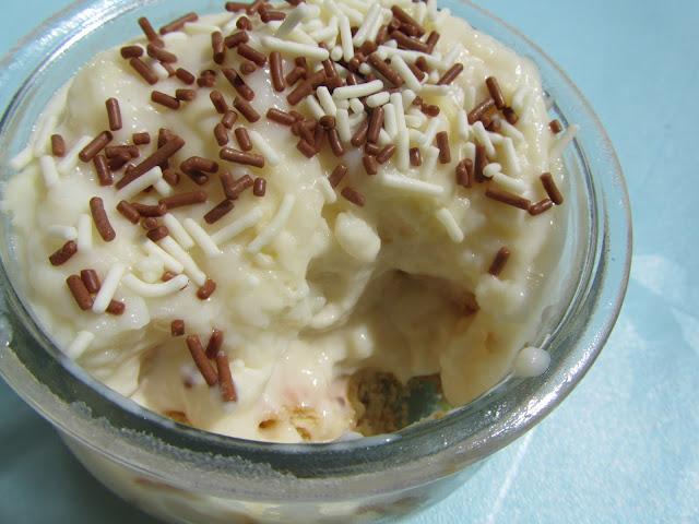 Vasitos de chocolate y galletas