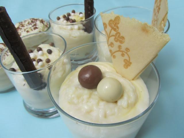 Vasitos de chocolate y galletas
