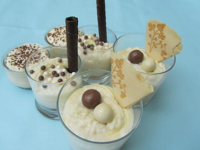 Vasitos de chocolate y galletas