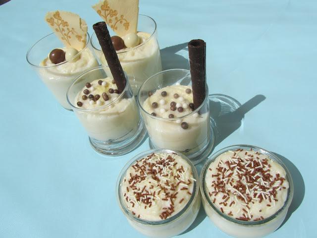 Vasitos de chocolate y galletas