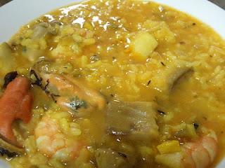 Arroz caldoso con pescado y mariscos