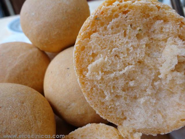 Pan de Tomate. Bollos de tomate
