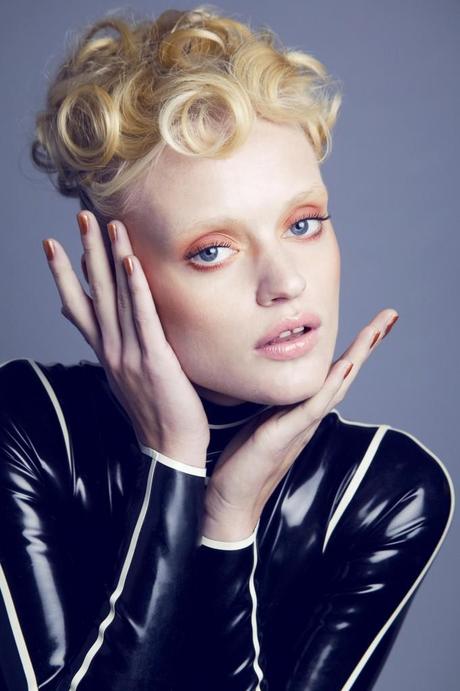 Sunset in Space 3 Colección Spaced de LOLA Make Up