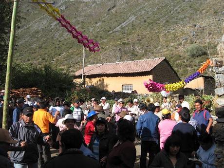 HUANCAYA: MAGIA Y COLOR DEL AGUA