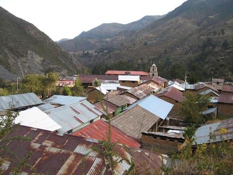 HUANCAYA: MAGIA Y COLOR DEL AGUA