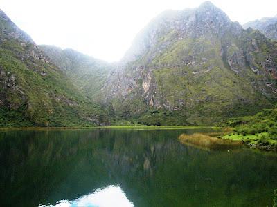 HUANCAYA: MAGIA Y COLOR DEL AGUA