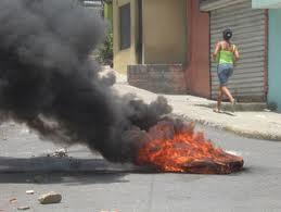 Agentes policiales hieren a dos estudiantes universitarios!
