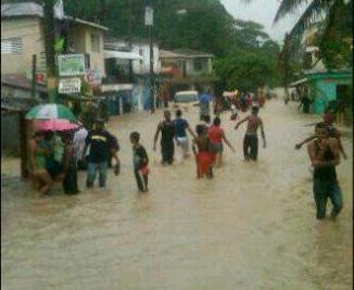 Un muerto, vías y cientos de viviendas inundadas en PP