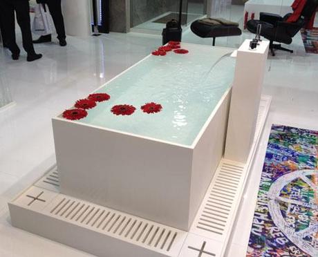 A-cero visita la Feria de Milán; Pabellón de la Feria (Parte I)