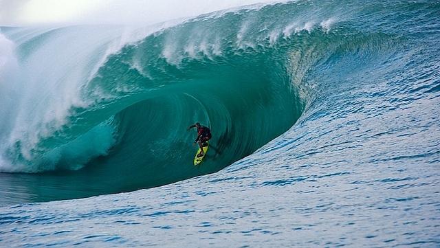 Code Red (Código Rojo) – Uno de los días más peligrosos en Teahupoo