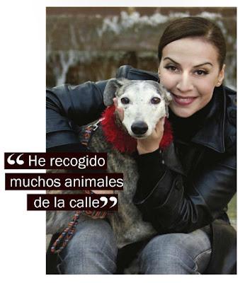 MONICA NARANJO y los GALGOS.