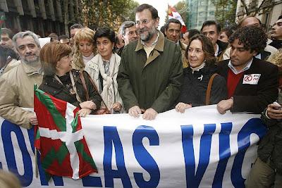 Rajoy entra en una dinámica rara con ETA