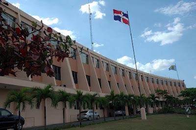 Por decreto Gobierno pasa vehículos del Estado a JCE