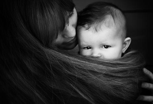 Las madres depresivas no dejan dormir bien a sus bebés