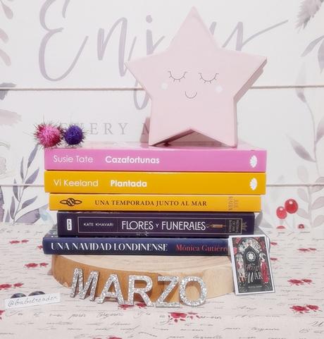 Mis lecturas del mes: flores venenosas y poderes oscuros Mis lecturas del mes: flores venenosas y poderes oscuros