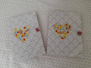 FORRANDO CUADERNOS Y LIBRETAS