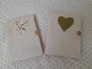 FORRANDO CUADERNOS Y LIBRETAS