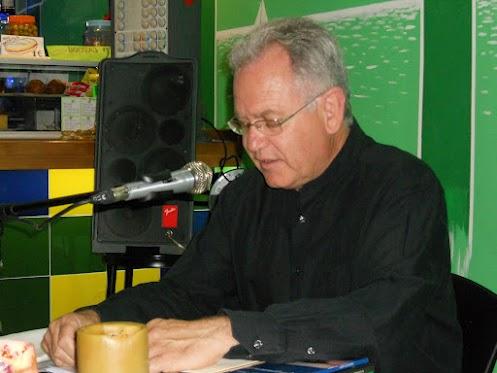 Reportaje fotográfico del recital de Francisco Javier Illán Vivas en Arte Café, Totana