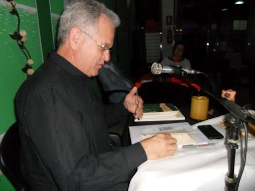 Reportaje fotográfico del recital de Francisco Javier Illán Vivas en Arte Café, Totana