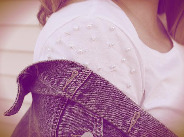 DIY Moda - Camiseta blanca con mangas de perlas