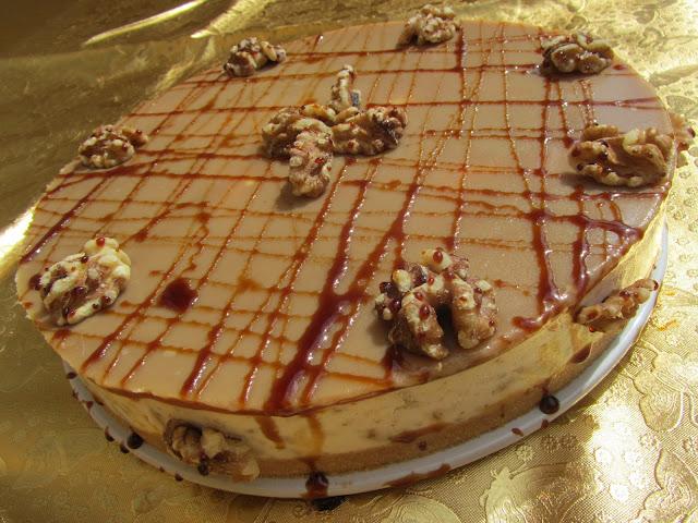 Tarta de queso, miel y nueces