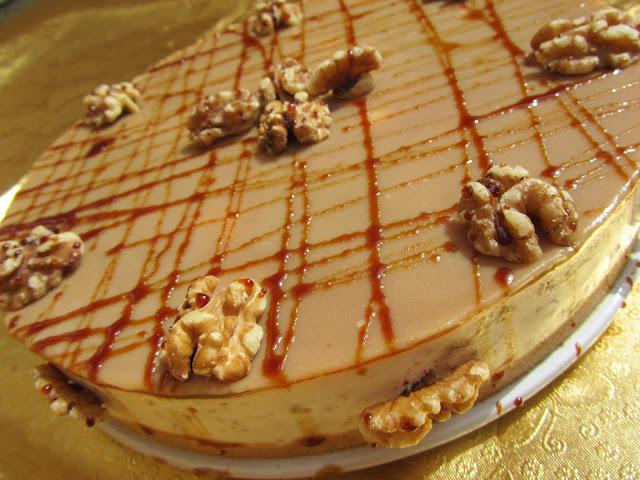 Tarta de queso, miel y nueces
