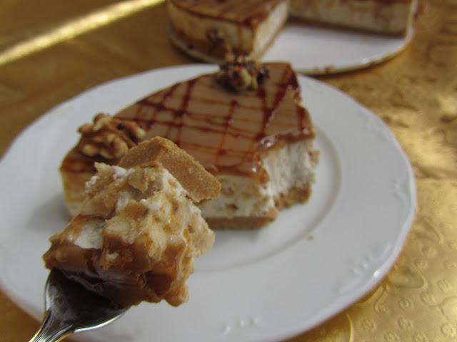 Tarta de queso, miel y nueces