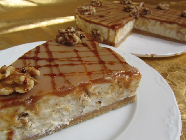 Tarta de queso, miel y nueces