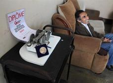 LIMA. Fernando Sixto Ramos, ingeniero peruano invidente de 63 años, recibió un premio internacional por crear un sistema que resolvería el problema energético mundial al multiplicar la fuerza generada por un motor tantas veces como se quiera.