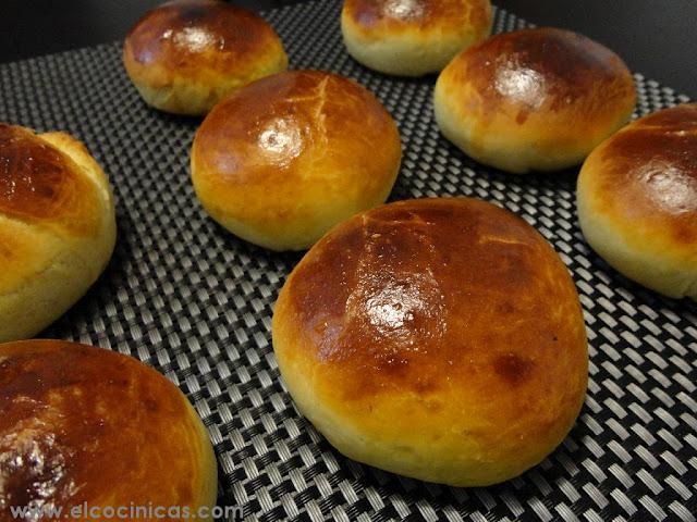 Pan de leche. Bollos de leche