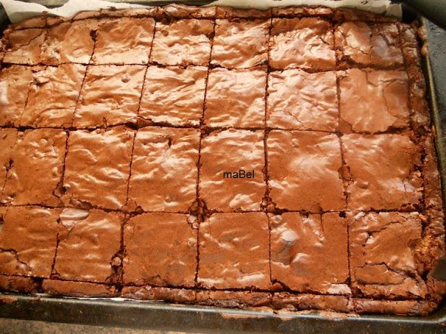 Brownie lujurioso de tres chocolates (Dolli Irigoyen)