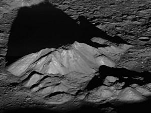 Posibles pruebas de actividad volcánica reciente en la Luna