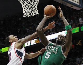 Los Celtics empatan la eliminatoria liderados por Pierce