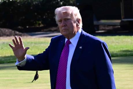 Trump afirma que Irán quiere ser una potencia nuclear «para poder exterminar al mundo»