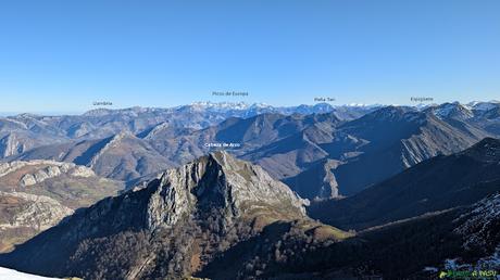 Vista desde el Retriñón hacia los Picos de Europa