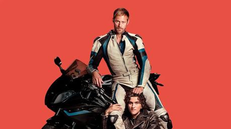 PILLION -LA EXTRAÑA PAREJA