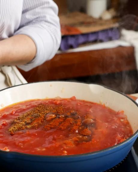 pure de tomate y condimentos