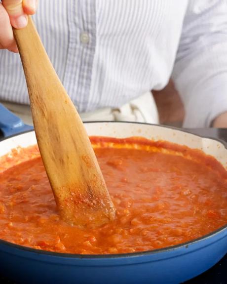 salsa de tomate lista para shakshuka