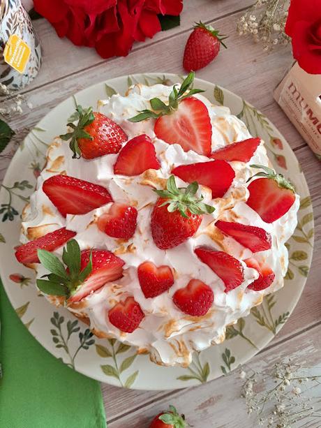 Tarta Paradiso con Merengue y Fresas